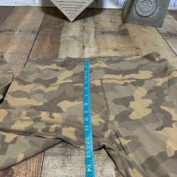 Lululemon Align High-Rise Pant 25"
Heritage 365 Camo Beige Multi size 18 - Picture 9 of 15